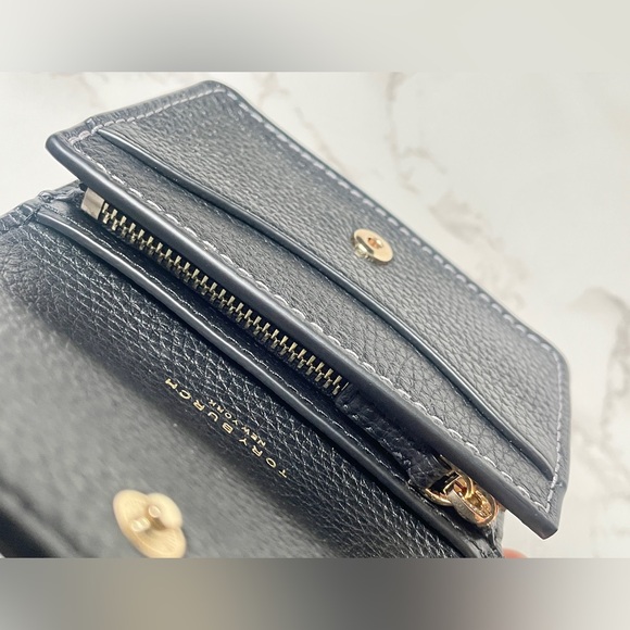 ❌SOLD❌ New Tory Burch Thea Flap Card Case Keychain Wallet - Picture 9 of 9